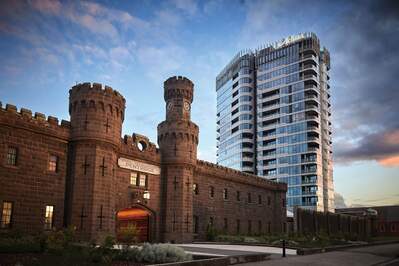 Exterior of the Adina Apartments Pentridge